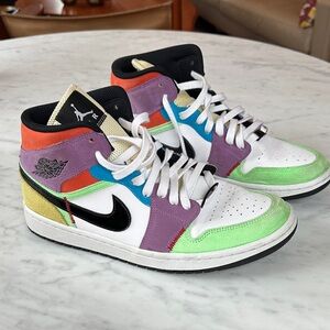 Nike Air Jordan 1 Mid SE Lightbulb Very Good condition women’s 11